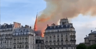 突发！巴黎圣母院大火！800年古迹被焚毁，全人类最伤心的一天…（视频/组图） - 11