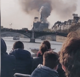 突发！巴黎圣母院大火！800年古迹被焚毁，全人类最伤心的一天…（视频/组图） - 24
