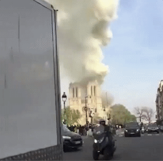 突发！巴黎圣母院大火！800年古迹被焚毁，全人类最伤心的一天…（视频/组图） - 25