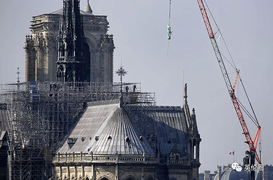 万幸！巴黎圣母院起火垮塌，但已抢救下主体结构！（视频/组图） - 17