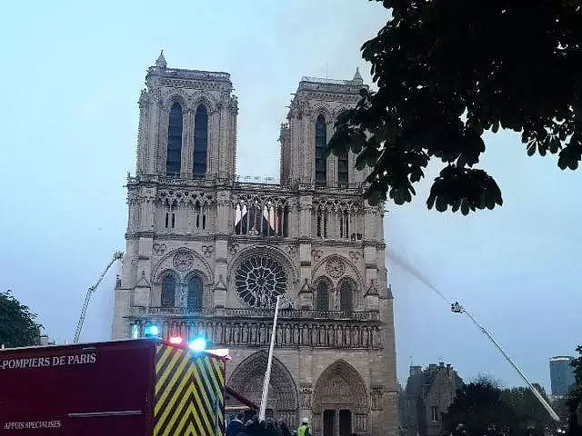巴黎圣母院突发大火，标志性塔尖倒塌！而这些中国的百年古迹也正在消失...（组图） - 14