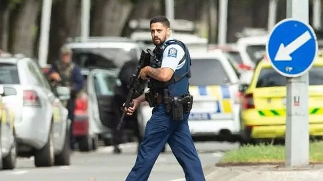 华人区惊现极端组织反移民海报！新西兰枪击案凶手曾向该组织捐款（组图） - 1