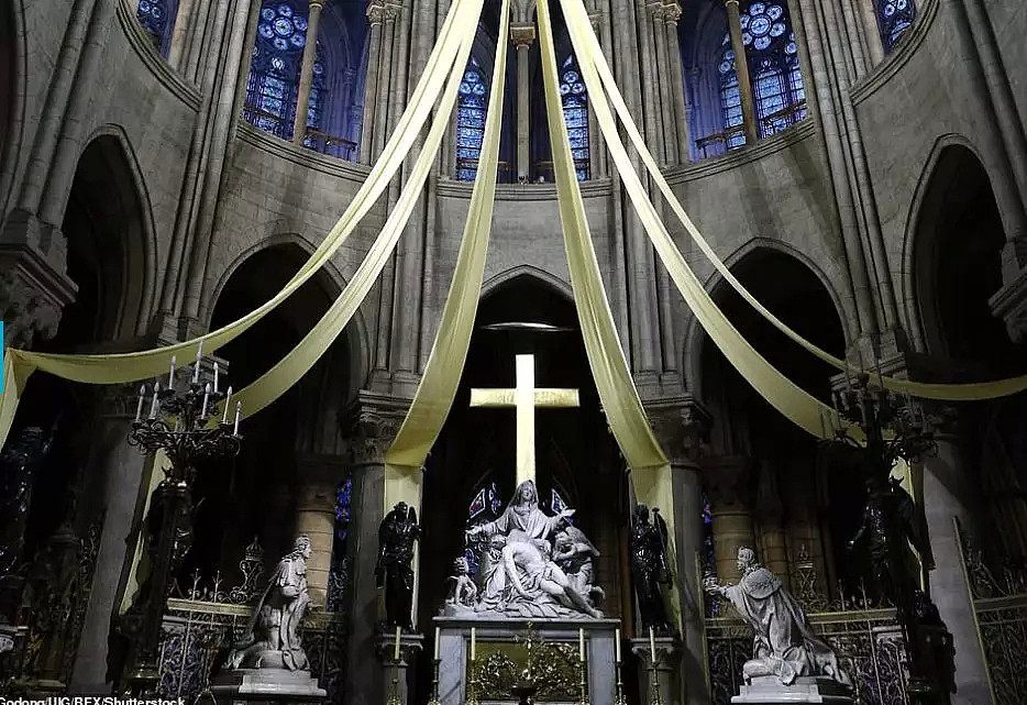 巴黎圣母院失火，有人嘲讽有人痛心，只是人类的文明又丢失了一段…（视频/组图） - 9