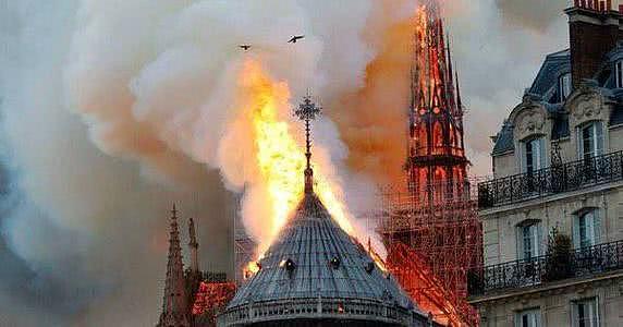 ISIS宣布对巴黎圣母院大火负责！网上制作恐怖海报庆祝，称其为报应及惩罚（组图） - 4