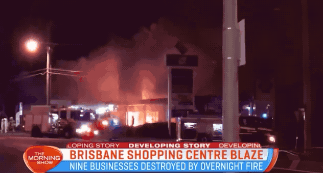 布里斯班南购物中心凌晨突遭大火，火光冲天！近10家商铺被无情吞噬 - 4