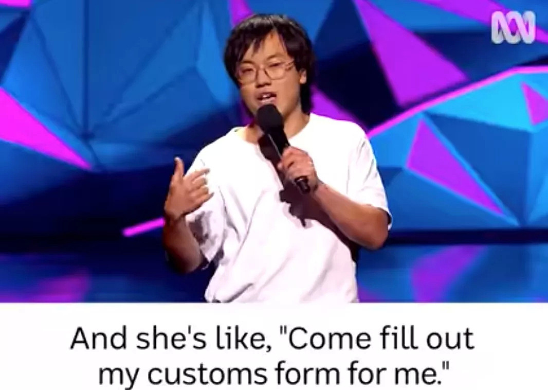 澳华裔Aaron Chen最新爆笑单口：中国大妈在飞机上让我做了啥？现在我腰缠万贯！（视频/组图） - 2