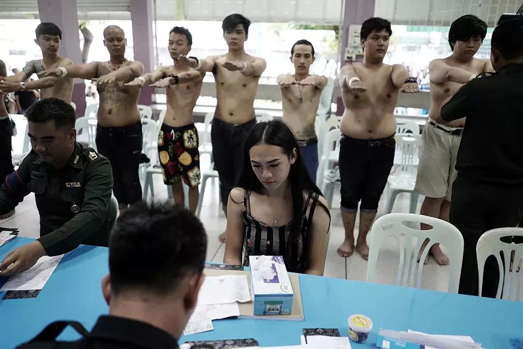 泰国征兵现场“美女如云”：我我我是小姐姐，不想去当兵嘤嘤嘤（视频/组图） - 25