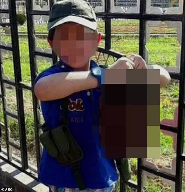 举着斩首头颅的ISIS小男孩一家想回澳洲！网友却说：“枪杀华裔警察的也是个小孩！” - 1