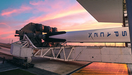 SpaceX载人龙飞船试射出故障，现场浓烟滚滚（组图） - 1