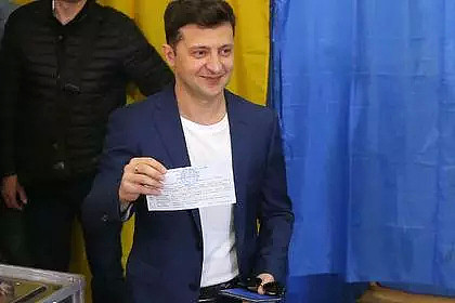 乌克兰喜剧演员刚选上总统，就违法了……（组图） - 1
