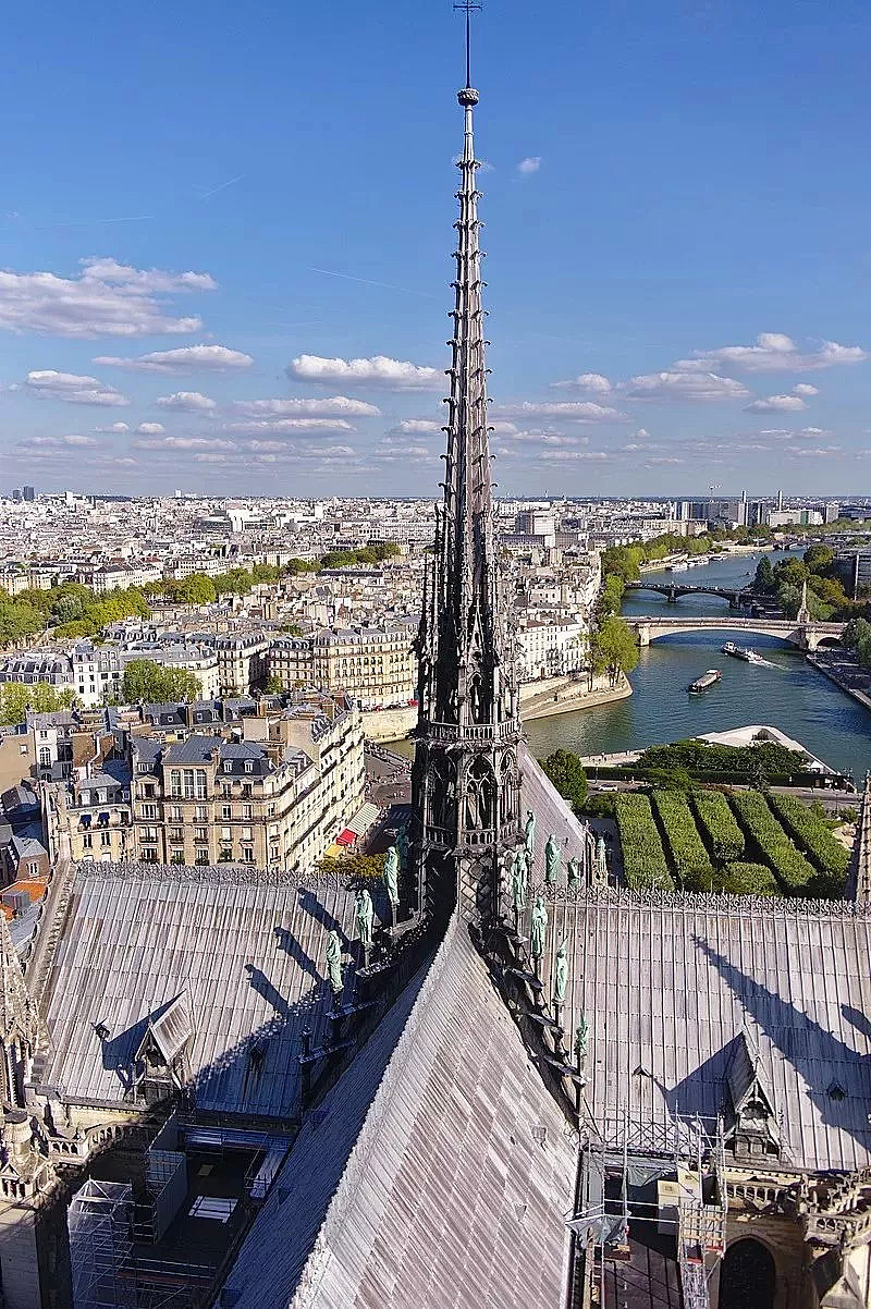 巴黎圣母院要换新尖塔？法国人率先贡献一波沙雕设计……（视频/组图） - 6