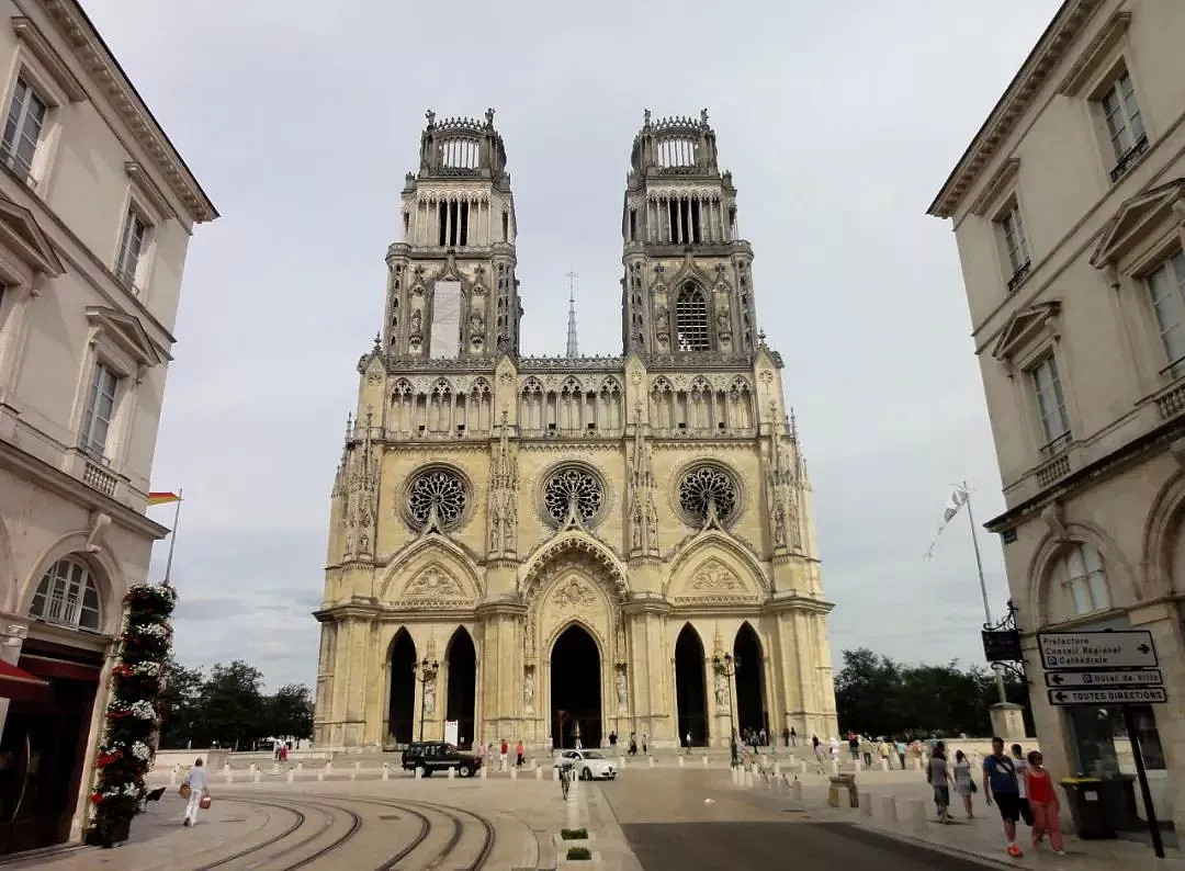 巴黎圣母院要换新尖塔？法国人率先贡献一波沙雕设计……（视频/组图） - 11
