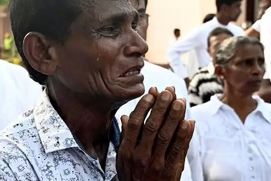 ISIS宣称对斯里兰卡爆炸负责！但有些人却还纠结于热搜…（组图） - 8