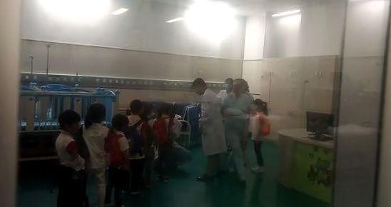 杭州中巴被削头！车上30多名幼儿园孩子春游刚回来！现场一片哭声（组图） - 7