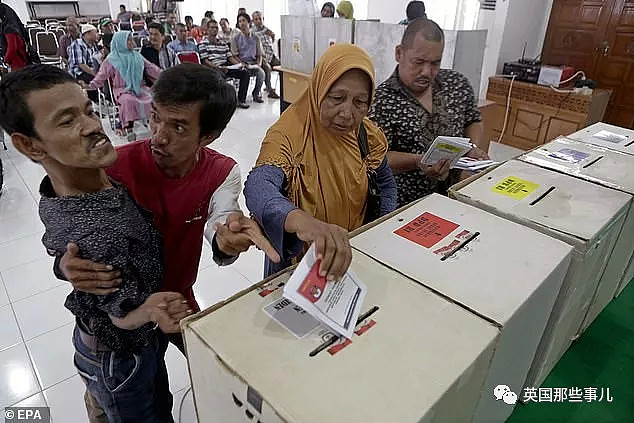 印尼一场大选，点选票的工作人员已有272人过劳死，1878人病倒！（组图） - 10