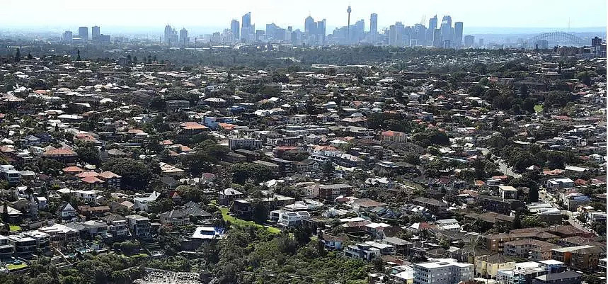 悉尼独立屋不再“保值” 中位房价即将跌破百万澳元关口 - 1