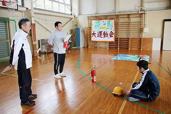 日本再现“专为一个人而设的学校”！全校仅5名老师、1名学生！（组图） - 26