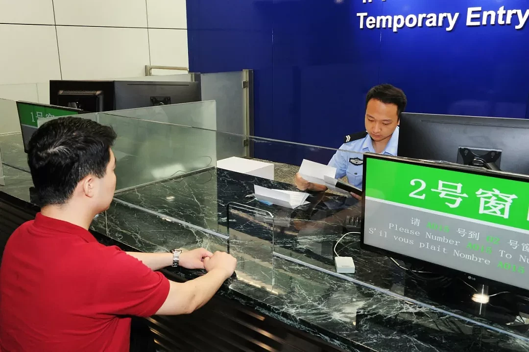 深圳机场今起实施外国人144小时过境免签政策（图） - 2