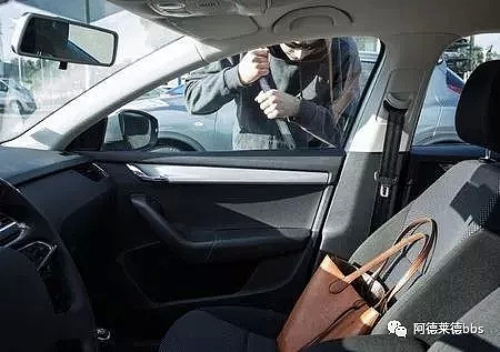 网友爆料：澳洲华人车主在自家门前被偷光！监控拍下作案全程！警方数次警告：一定要注意这个！ - 19