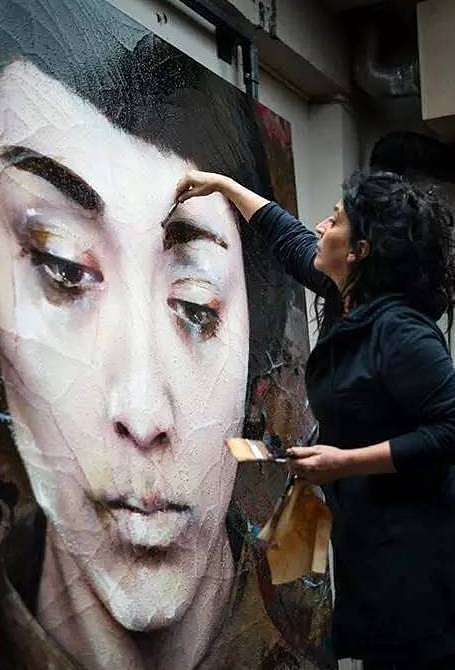 被妓女遗弃后，她从流浪汉成为顶尖艺术家，如今一幅画卖100000美元 （组图） - 11
