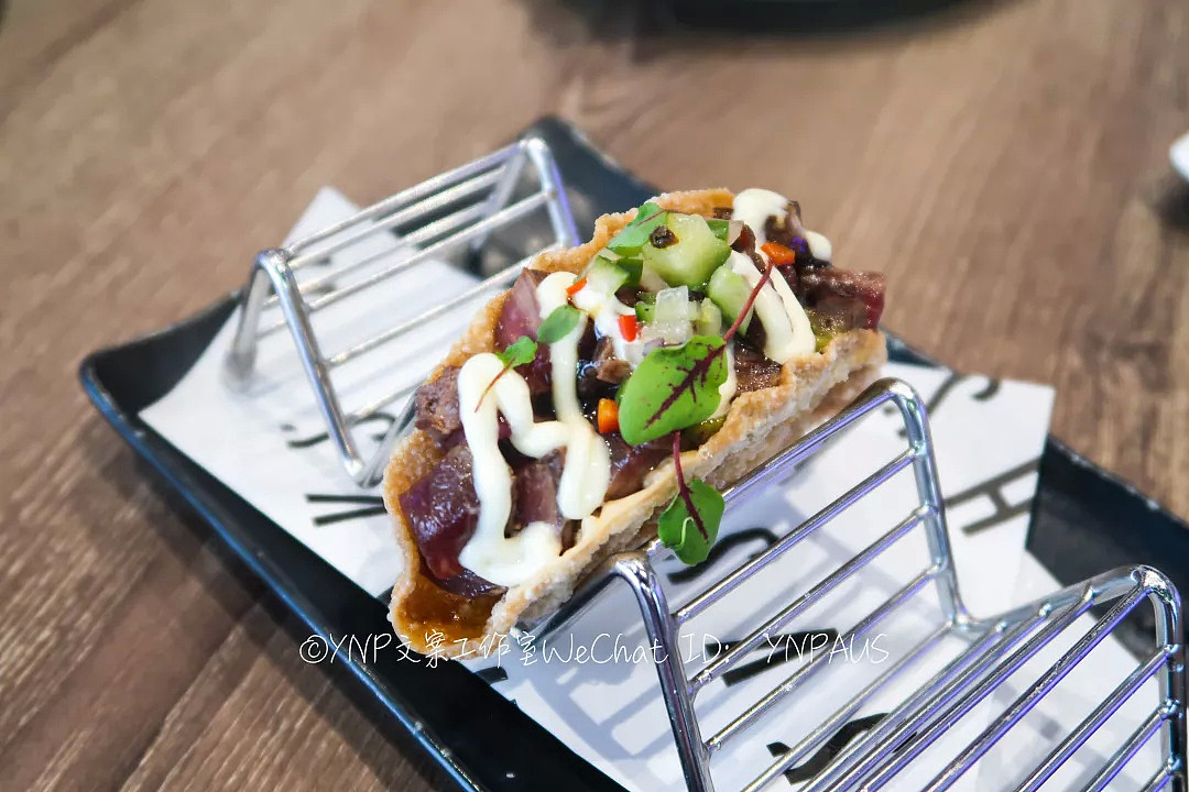 生鱼片Pizza，龙虾热狗，和牛寿司Taco卷 || 测评：由墨尔本开来悉尼的超火Fusion餐厅! - 35