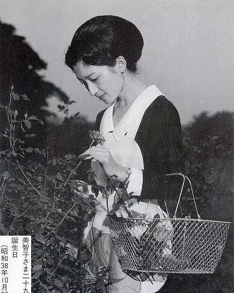 日本天皇退位，但日本皇室女性的相同命运，却一代代传了下来... - 4