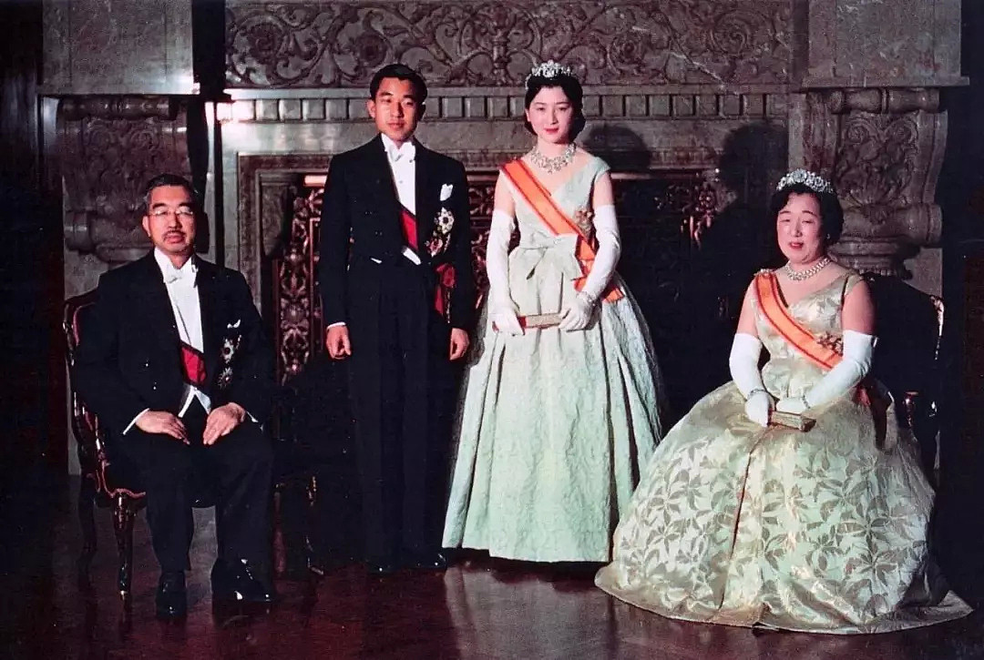 日本天皇退位，但日本皇室女性的相同命运，却一代代传了下来... - 11