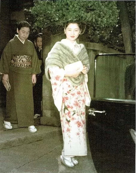 日本天皇退位，但日本皇室女性的相同命运，却一代代传了下来... - 12