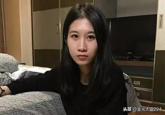 女大学生讲述细节，称被刘强东折磨4小时，晒“清纯”照以示清白