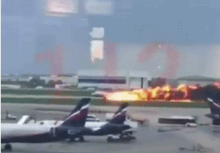 俄一国产客机起火迫降！飞机像