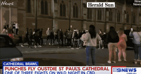 近日多名华人惨遭袭击！在澳洲街头，看到这些人赶快走，警察也管不了！（视频） - 6