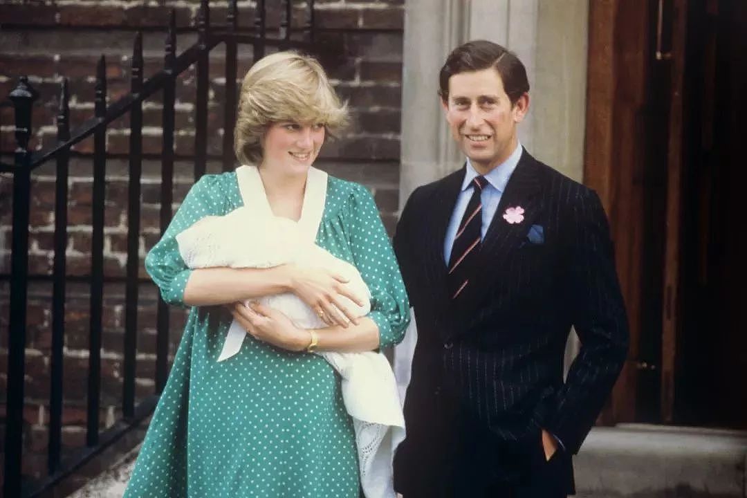 英国王室第一个混血男婴诞生！哈里王子一高兴被打脸？皇室育儿秘密公开（组图） - 26