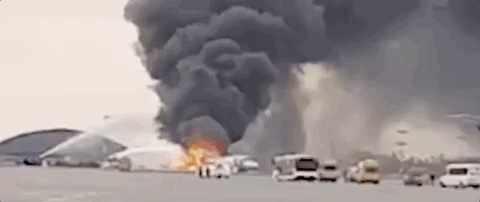 41人活活烧死！飞机迫降乘客非要拿行李，结果害死半飞机的人…（视频/组图） - 25
