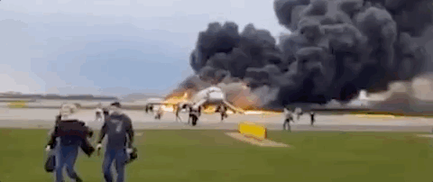 41人活活烧死！飞机迫降乘客非要拿行李，结果害死半飞机的人…（视频/组图） - 27
