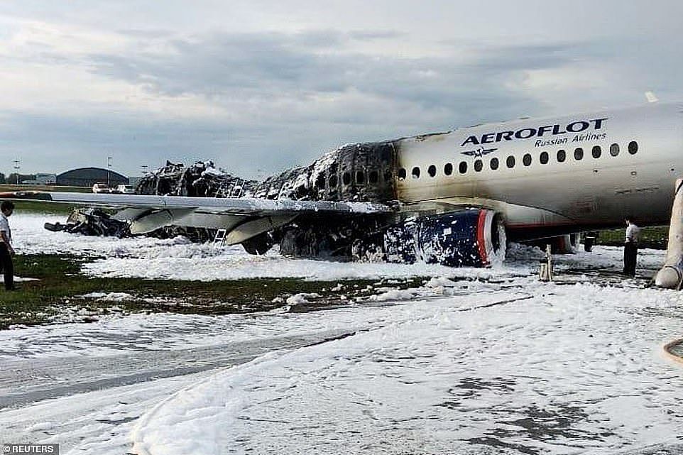 41人活活烧死！飞机迫降乘客非要拿行李，结果害死半飞机的人…（视频/组图） - 29