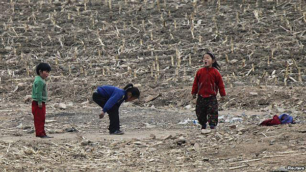 朝鲜正遭十年来最严重粮食短缺，影响全国40%人口（组图） - 10