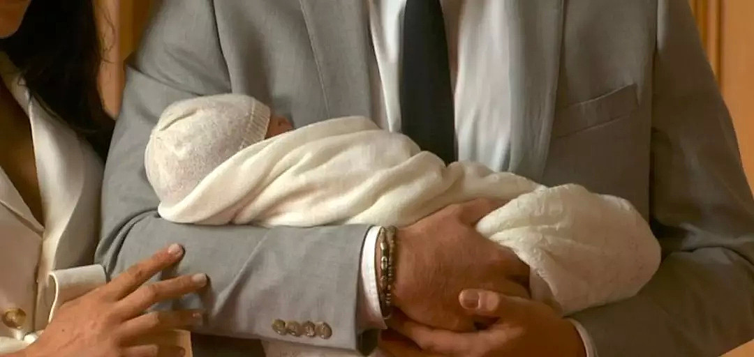 哈里王子孩子照片首次曝光！看完皇室宝宝的长长长名字，他们哭了（组图） - 3