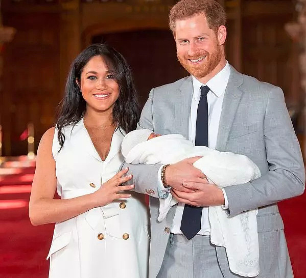 哈里王子孩子照片首次曝光！看完皇室宝宝的长长长名字，他们哭了（组图） - 4