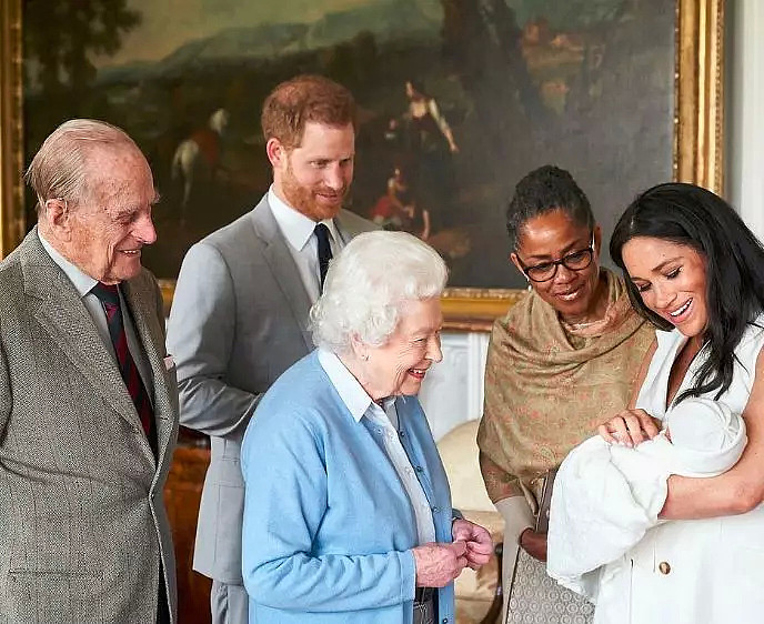 哈里王子孩子照片首次曝光！看完皇室宝宝的长长长名字，他们哭了（组图） - 6