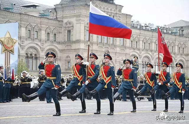 俄罗斯再次盛大阅兵，普京这几句狠话意味深长！