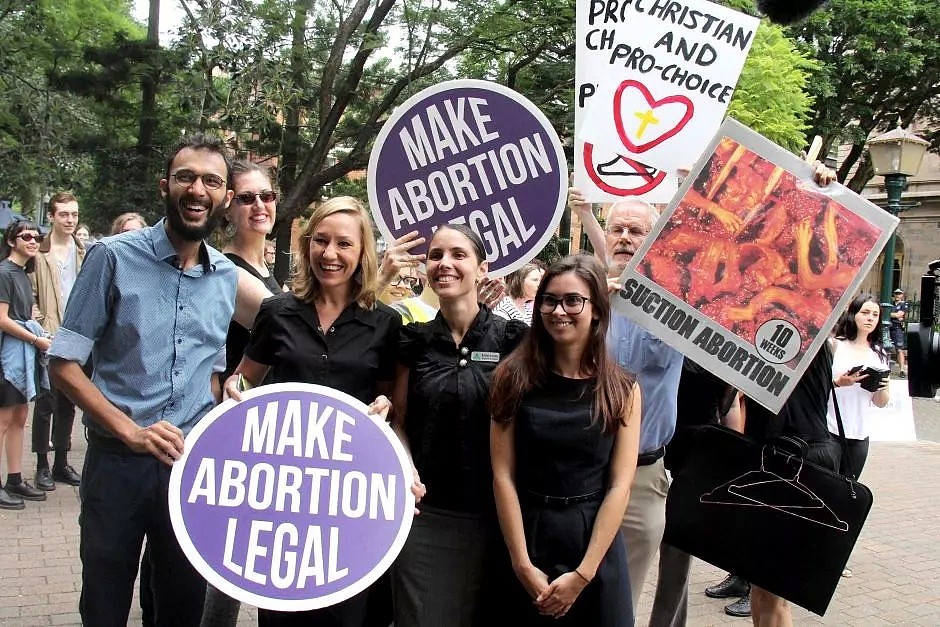 美国提出最严反堕胎法案，“被强奸都得生下来“！在澳洲，这个地区堕胎竟属刑事犯罪... - 18