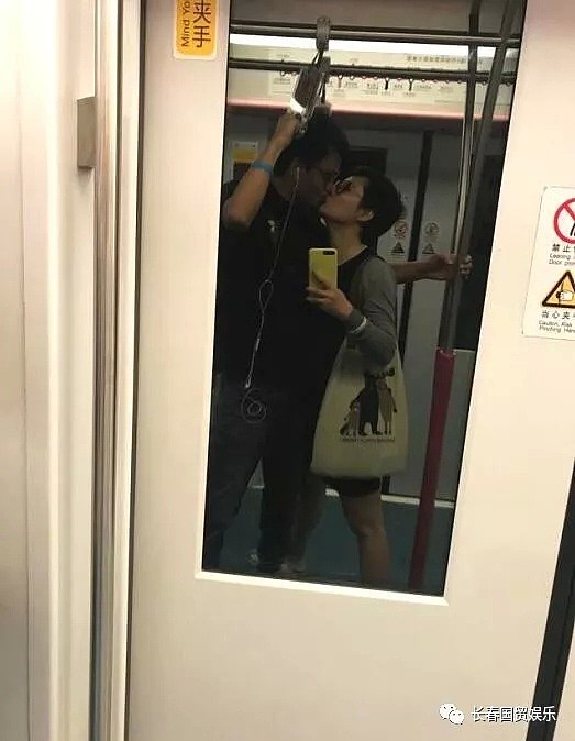 袁立与老公在地铁上拥吻，面对网友争议她这样回应！（组图） - 2