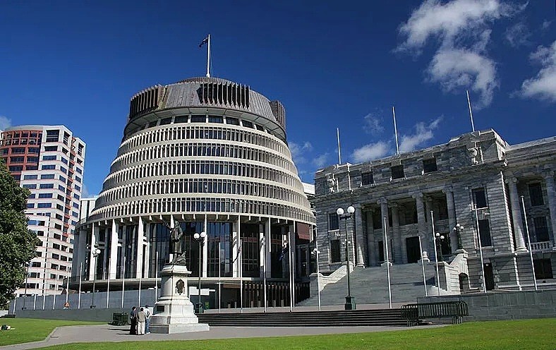 新西兰国会曝出大丑闻：藏着强奸犯，还长期存在霸凌、性骚扰（组图） - 1