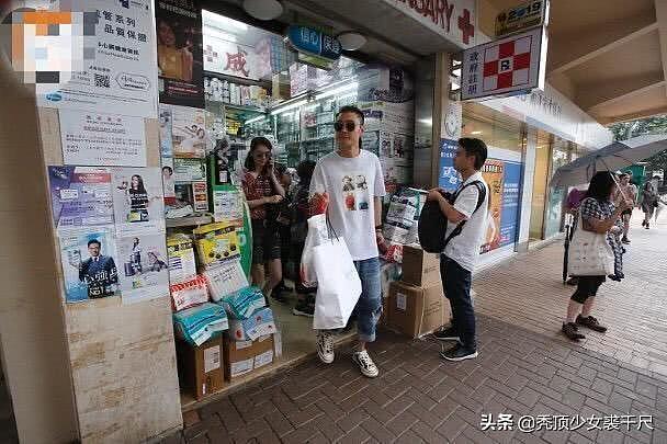 雨过天晴！洪欣张丹峰十指紧扣现身街头 首度开口回应毕滢风波