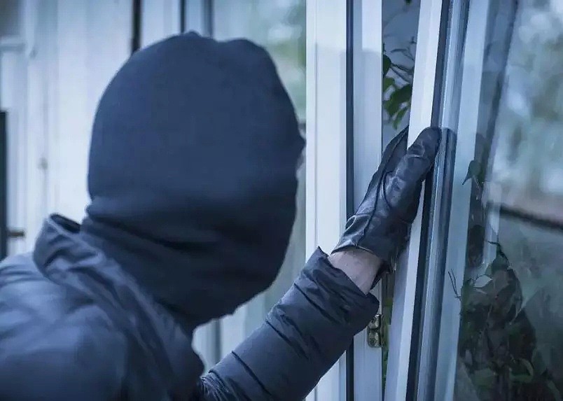 布里斯班南区多层公寓入室盗窃案多发，警方提醒民众离行前锁好门窗 - 4