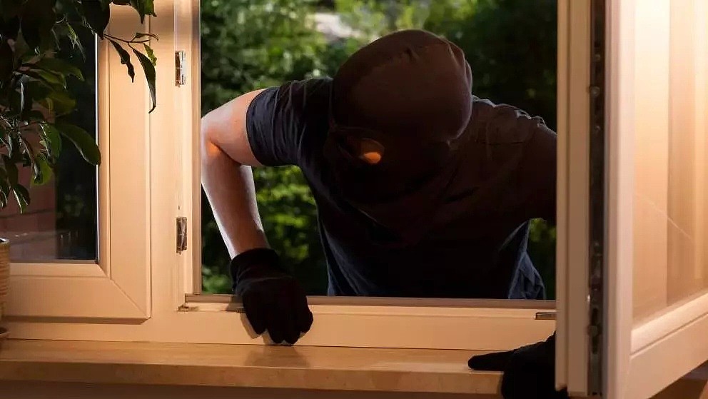 布里斯班南区多层公寓入室盗窃案多发，警方提醒民众离行前锁好门窗 - 6