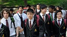 华裔学生成“炮灰”？澳精英中学改制来袭，华人家长情感受伤！教育部：为了公平（组图）