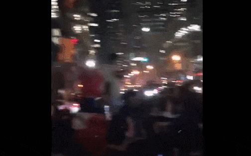 多伦多猛龙创造历史！球迷狂欢裸奔冲上TTC车顶（视频/组图） - 9