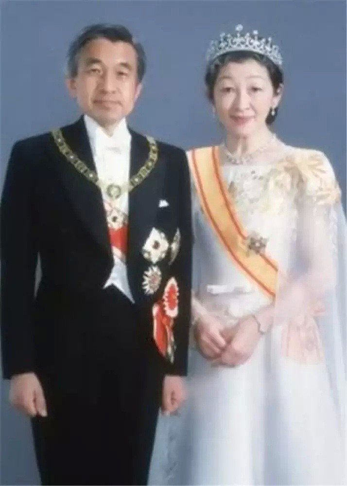 “亚洲戴安娜”！最美皇后的她曾以为嫁给了爱情，却被婆婆囚禁到抑郁…（组图） - 28