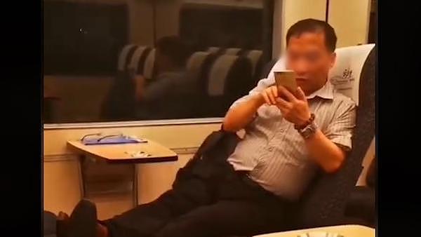 男子高铁上占三座还骂劝导的乘务员“滚蛋”，广铁已介入调查